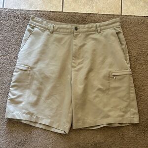 Izod Men's Beige Cargo Shorts size 36